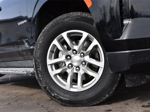 Used 2024 Chevrolet Tahoe LT image 3