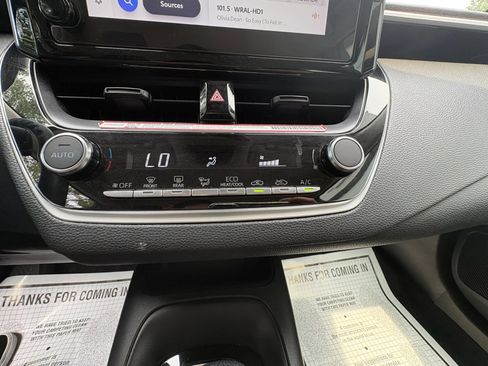 Used 2025 Toyota Corolla LE FWD image 40