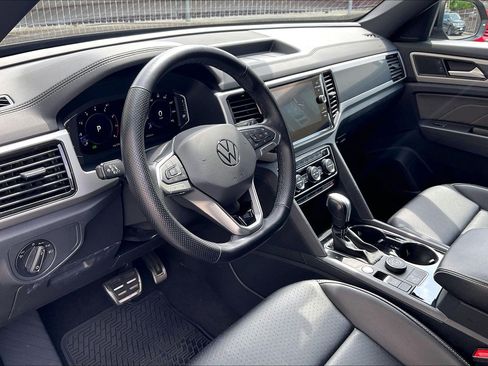 Certified 2022 Volkswagen Atlas Cross Sport SEL R-Line AWD/4WD image 14