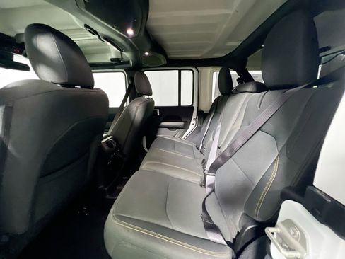 Used 2024 Jeep Wrangler Unlimited Sahara AWD/4WD image 29