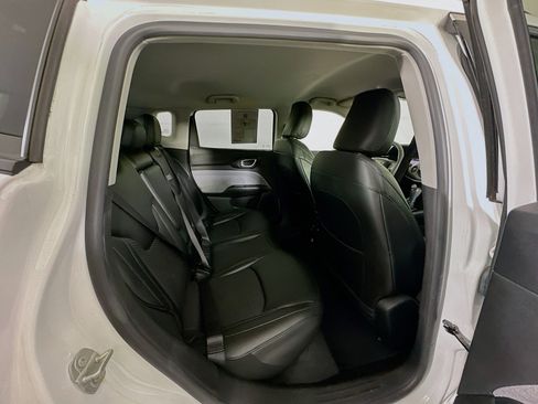 Used 2022 Jeep Compass Latitude AWD/4WD image 28