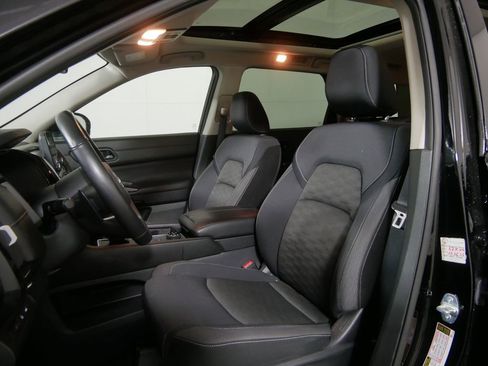 Used 2024 Nissan Pathfinder SV AWD/4WD image 13