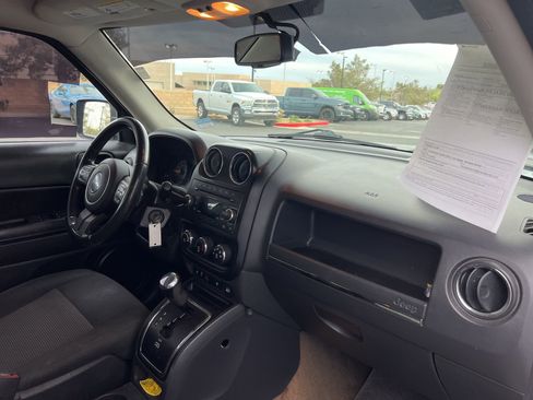 Used 2016 Jeep Patriot Latitude image 23