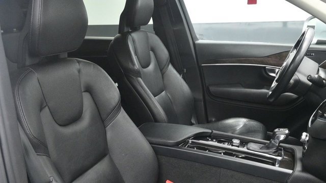 Used 2018 Volvo XC90 T6 Momentum w/ Convenience Package AWD/4WD image 10