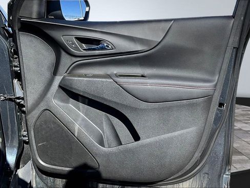 Used 2023 Chevrolet Equinox RS image 22