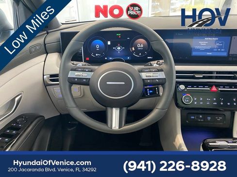 Certified 2025 Hyundai Tucson Limited FWD image 54