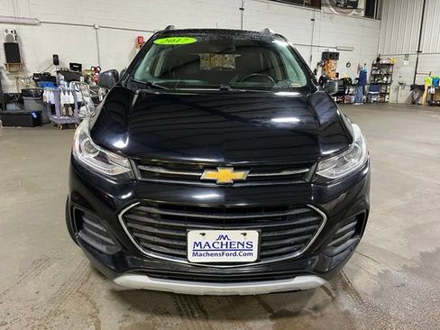 Used 2017 Chevrolet Trax LT w/ LT Convenience Package AWD/4WD image 9