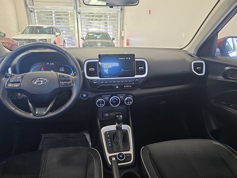 Certified 2024 Hyundai Venue Limited FWD image 13