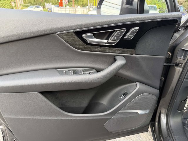 Used 2019 Audi Q7 3.0T Premium Plus w/ Premium Plus Package AWD/4WD image 18