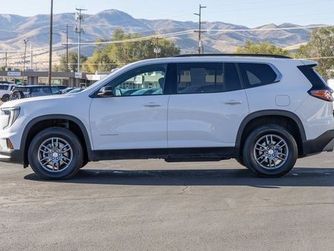 Used 2025 GMC Acadia Elevation image 3