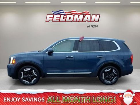 Used 2023 Kia Telluride S image 2