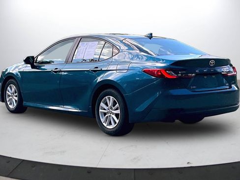 Used 2025 Toyota Camry LE FWD image 7