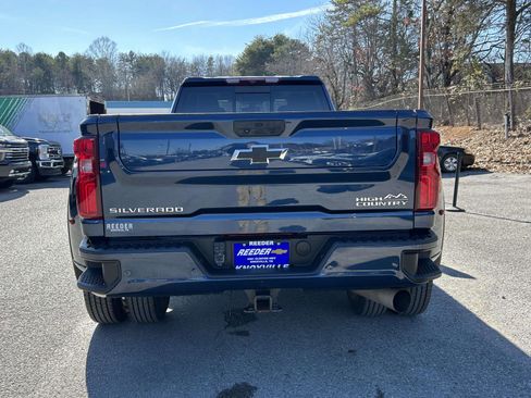 Used 2023 Chevrolet Silverado 3500 High Country w/ Safety Package II image 4