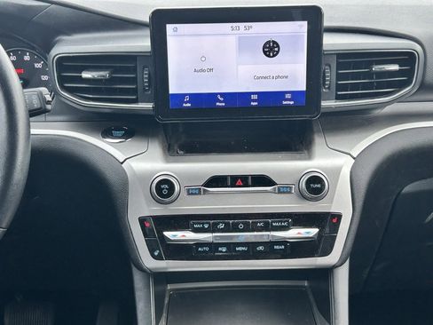 Used 2022 Ford Explorer XLT w/ Equipment Group 202A image 14