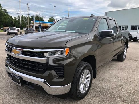 Used 2023 Chevrolet Silverado 1500 LT RWD image 2