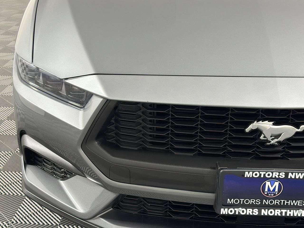 Used 2025 Ford Mustang Premium RWD image 3