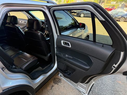 Used 2015 Ford Explorer Sport w/ Equipment Group 401A image 17