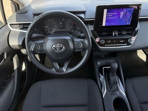 Used 2025 Toyota Corolla LE FWD image 12
