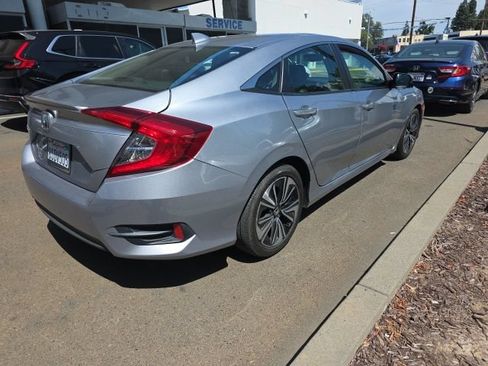 Used 2017 Honda Civic EX-L image 5