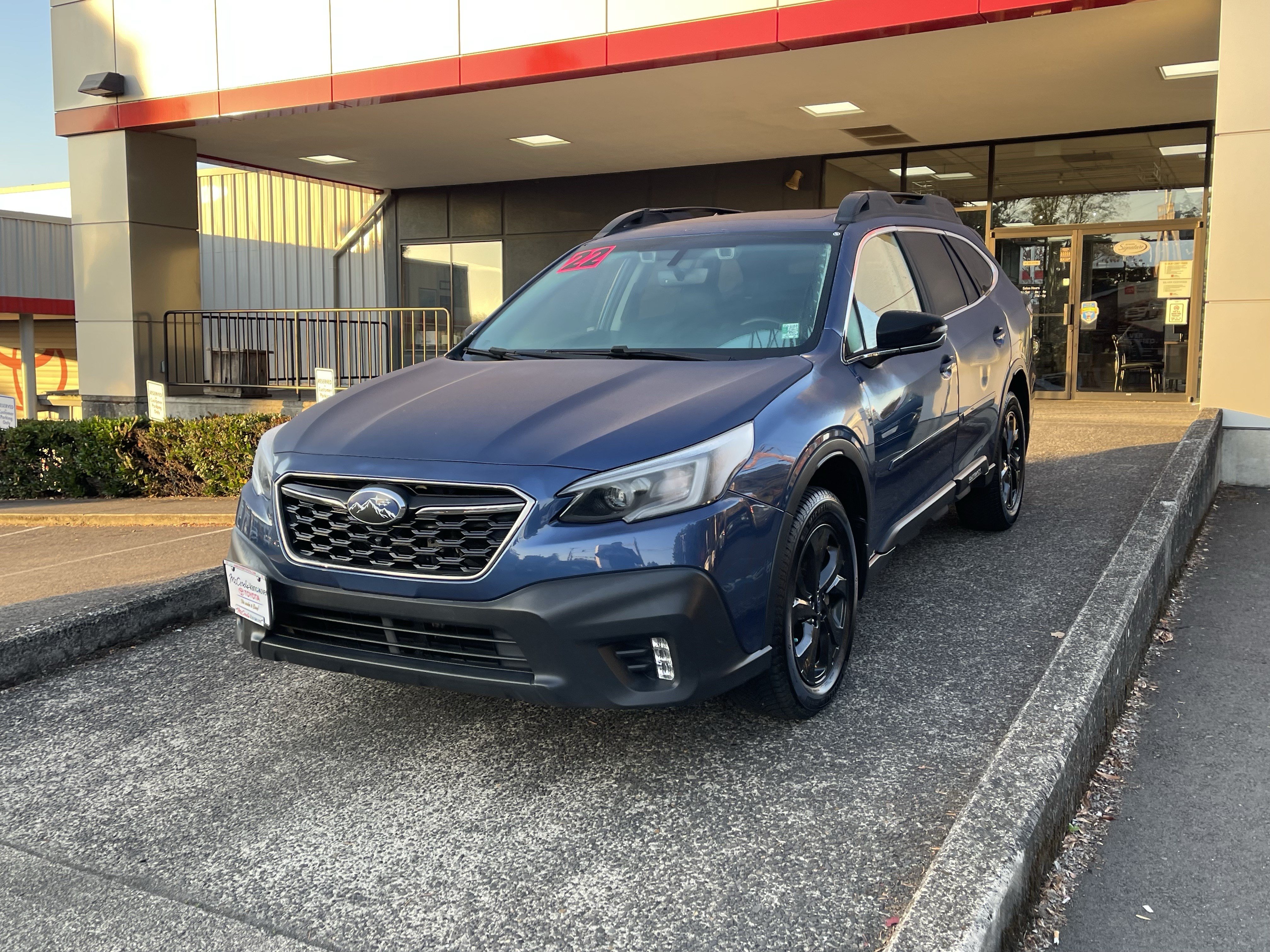 Used 2022 Subaru Outback Onyx Edition XT w/ Popular Package #2 AWD/4WD image 3