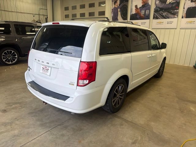 Used 2017 Dodge Grand Caravan SXT FWD image 5