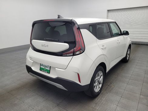Used 2025 Kia Soul LX w/ LX Technology Package FWD image 9