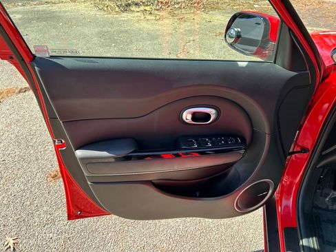 Used 2018 Kia Soul ! w/ Tech Package image 14