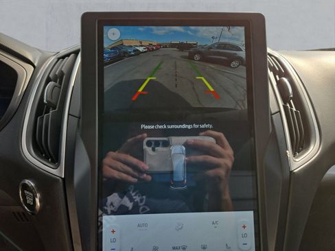 Certified 2024 Ford Edge SEL w/ Convenience Package image 18