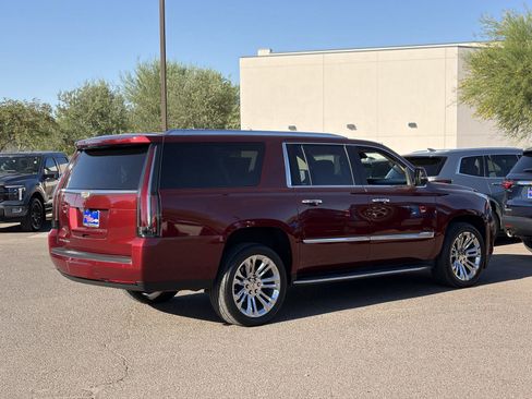Used 2019 Cadillac Escalade ESV Luxury w/ LPO, Radiant Package AWD/4WD image 6