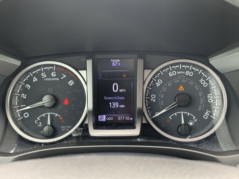 Used 2021 Toyota Tacoma Limited AWD/4WD image 21