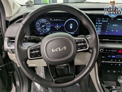 Used 2023 Kia Carnival SX Prestige FWD image 19