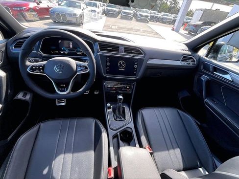Certified 2022 Volkswagen Tiguan SE R-Line image 3