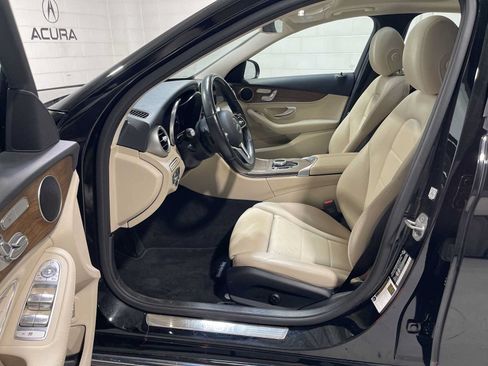 Used 2019 Mercedes-Benz C 300 4MATIC Sedan image 2