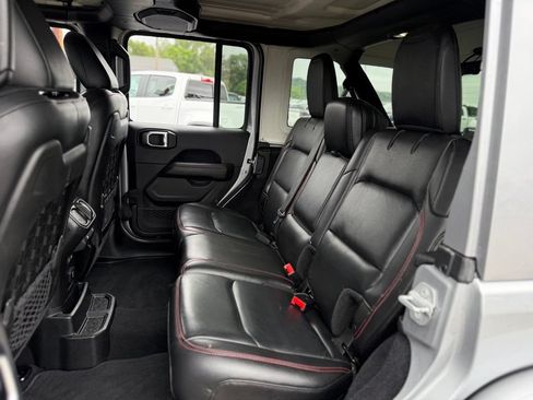 Used 2018 Jeep Wrangler Unlimited Rubicon w/ Uconnect 4C Nav & Sound Group AWD/4WD image 13