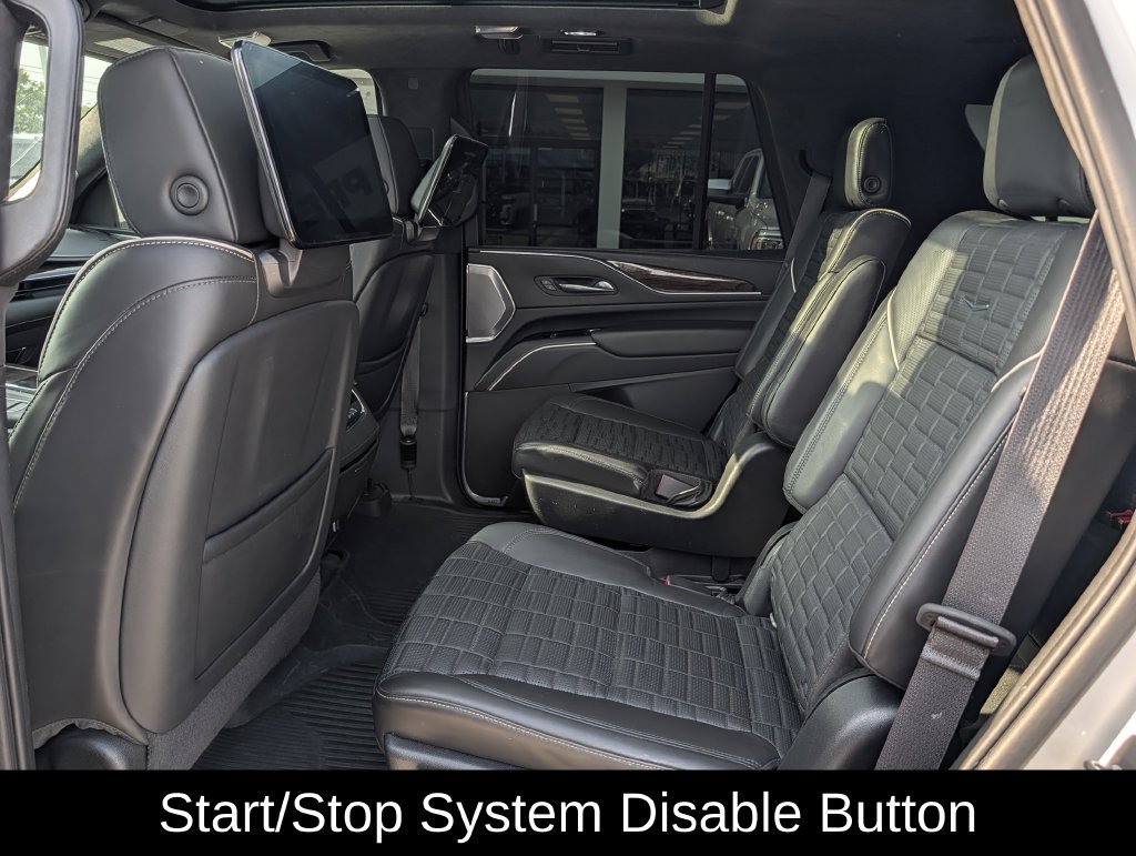 Used 2022 Cadillac Escalade Premium Luxury Platinum w/ Heavy-Duty Trailer Package AWD/4WD image 29