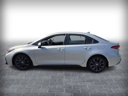Used 2024 Toyota Corolla SE FWD image 4