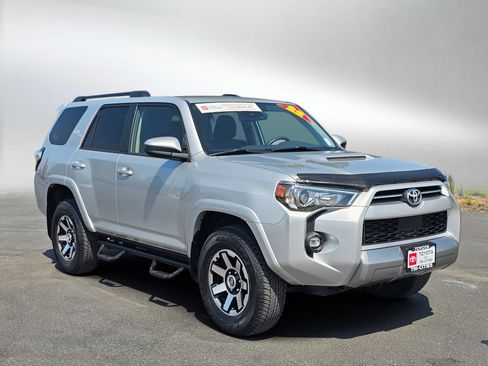 Used 2022 Toyota 4Runner TRD Off-Road AWD/4WD image 7