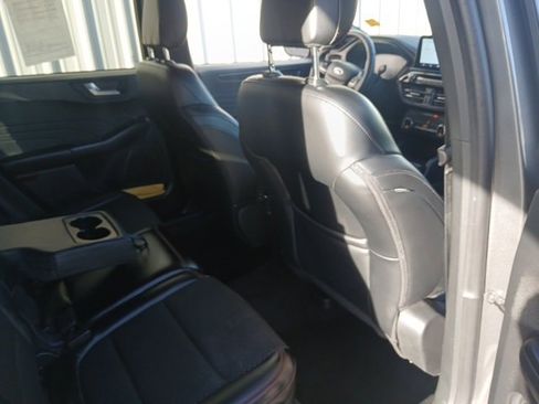 Used 2025 Ford Escape ST-Line image 17