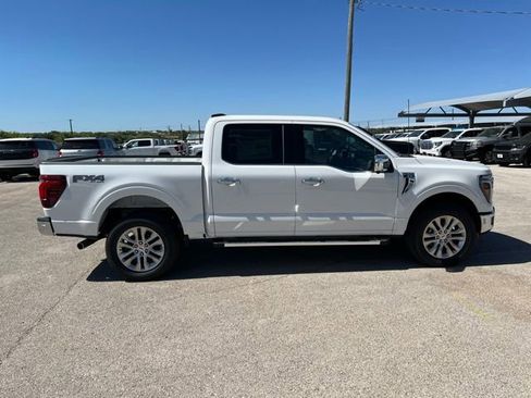 New 2025 Ford F150 Lariat w/ Equipment Group 501A Mid image 9