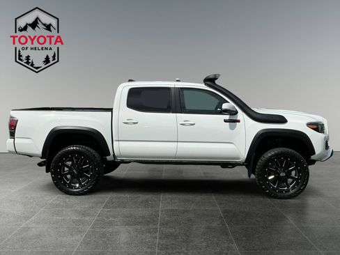 Used 2019 Toyota Tacoma TRD Pro AWD/4WD image 6