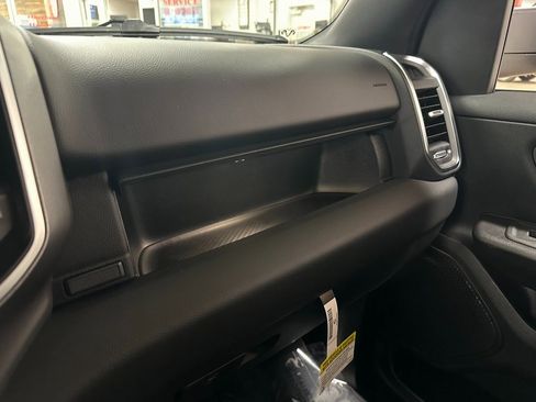 New 2026 RAM 1500 4x4 Crew Cab image 34