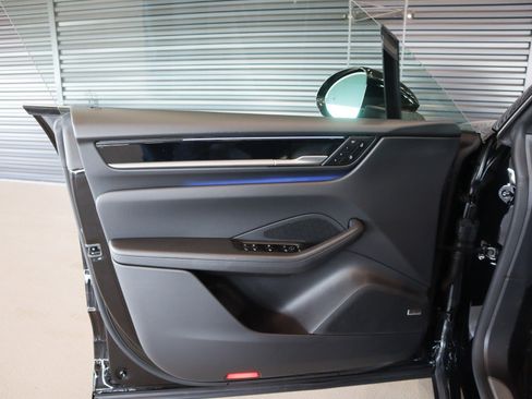 Certified 2025 Porsche Macan 4S Electric image 24