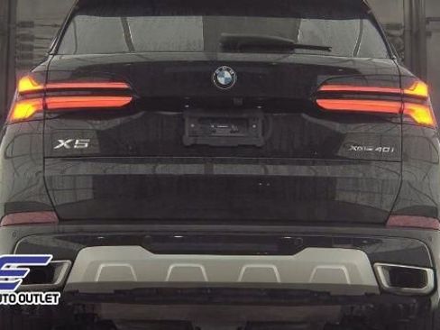 Used 2024 BMW X5 xDrive40i w/ Premium Package AWD/4WD image 8