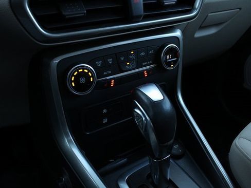 Used 2018 Ford EcoSport SE w/ SE Convenience Package image 18