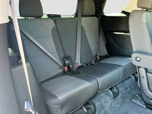 Used 2019 Chevrolet Traverse LT FWD image 25
