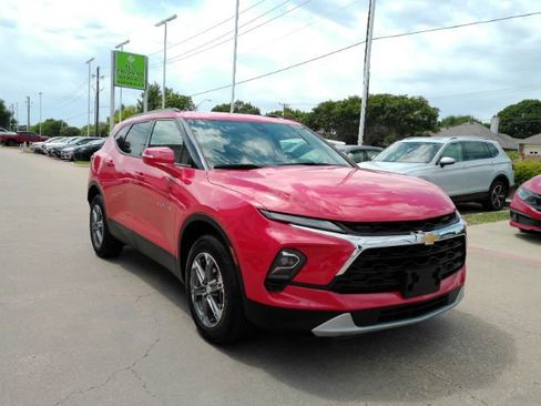Used 2023 Chevrolet Blazer LT w/ LPO, Floor Liner Package FWD image 4