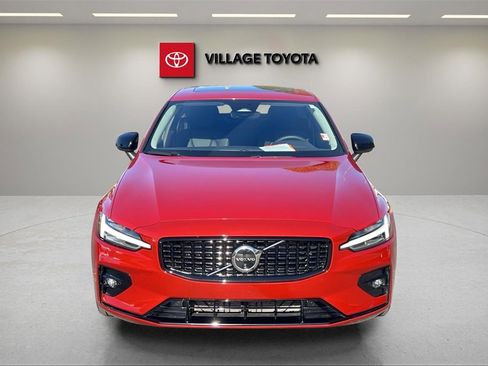 Used 2024 Volvo S60 B5 Plus w/ Climate Package image 8