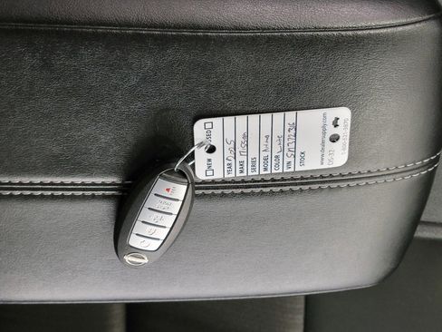 Used 2025 Nissan Altima 2.5 SV FWD image 26
