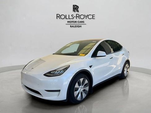 Used 2023 Tesla Model Y Long Range AWD/4WD image 1