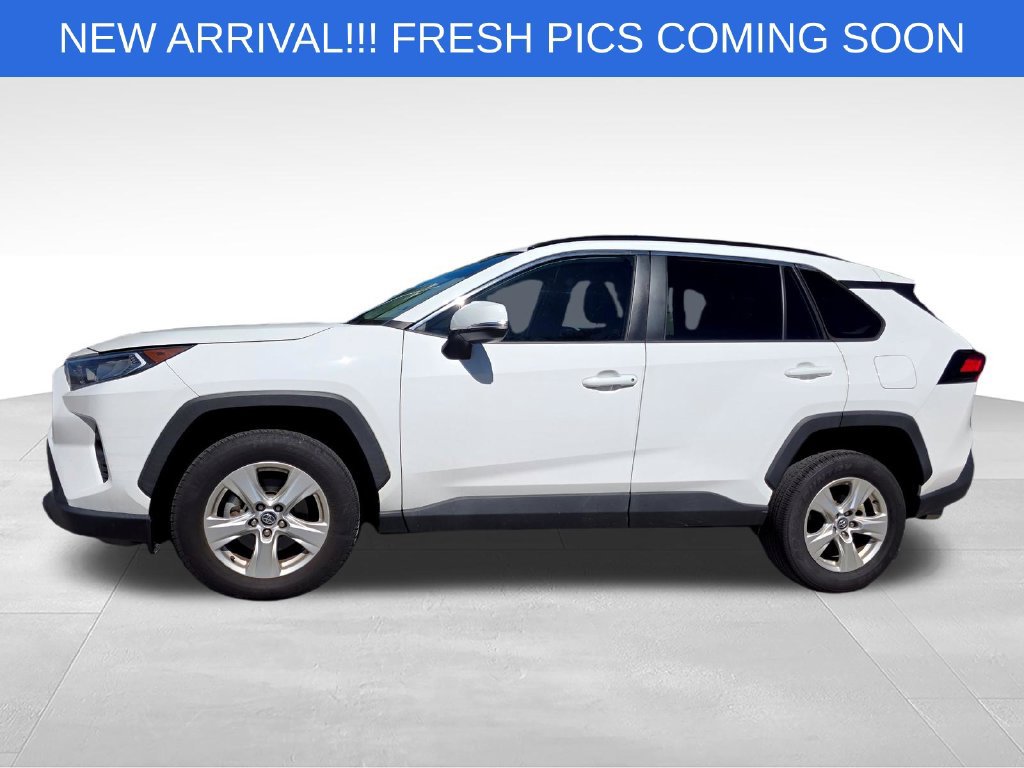 Used 2020 Toyota RAV4 XLE FWD image 3